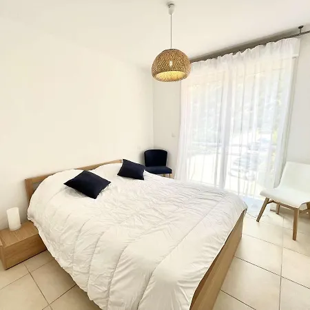 4 Pieces, 8 Couchages, Plage Proche, Clim, Ajaccio - Fr-1-61-612 Apartment *